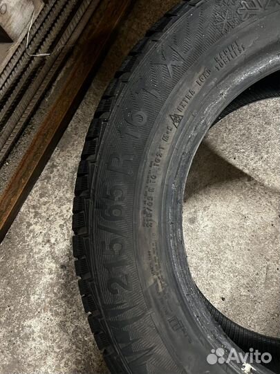 Gislaved Soft Frost 2 215/65 R16 102