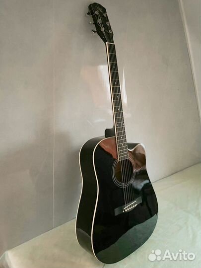 Акустическая гитара