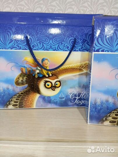 Коробка подарочная новогодняя