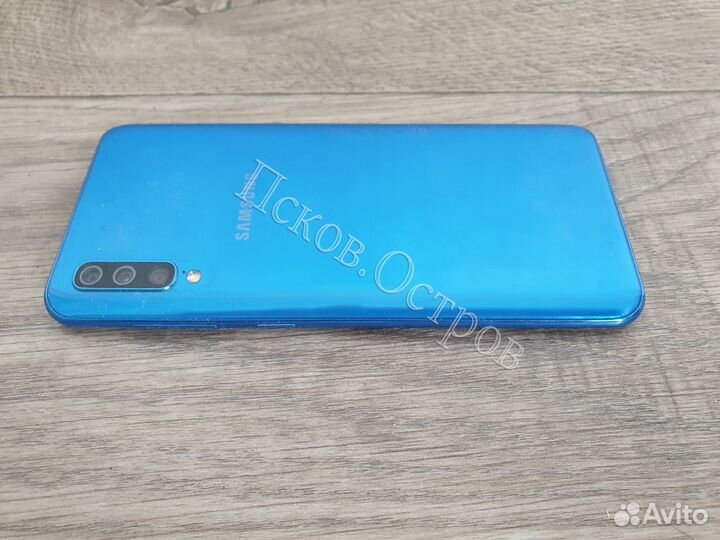 Samsung Galaxy A50, 4/64 ГБ