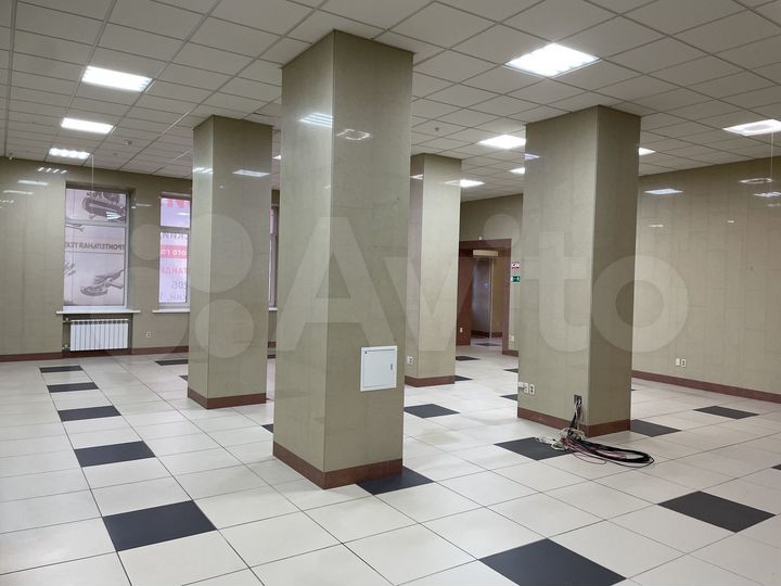 Торговое помещение на первой линии, 201.3 м²