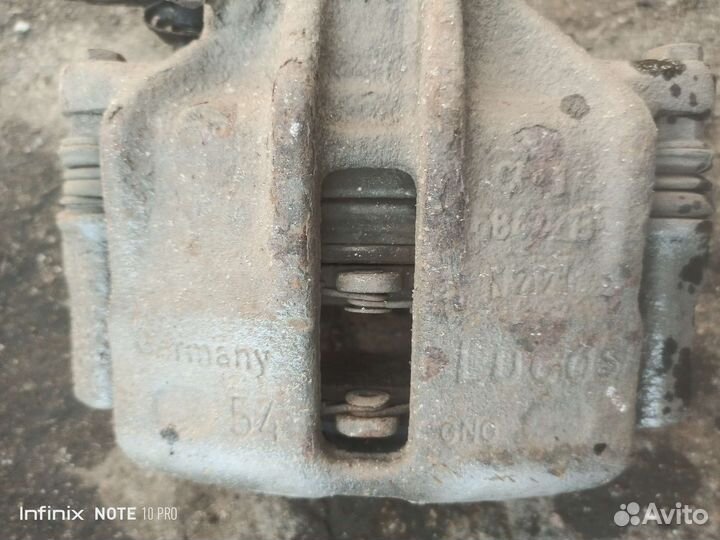 Суппорт passat b5, 1.6 пассат б5 1.8, запчасти