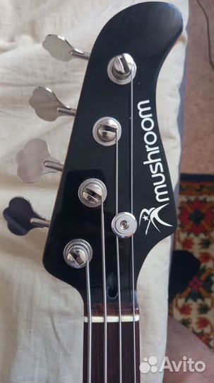 Бас гитара Mushroom
