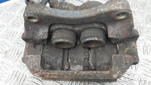 Суппорт тормозной передний правый renault master 2