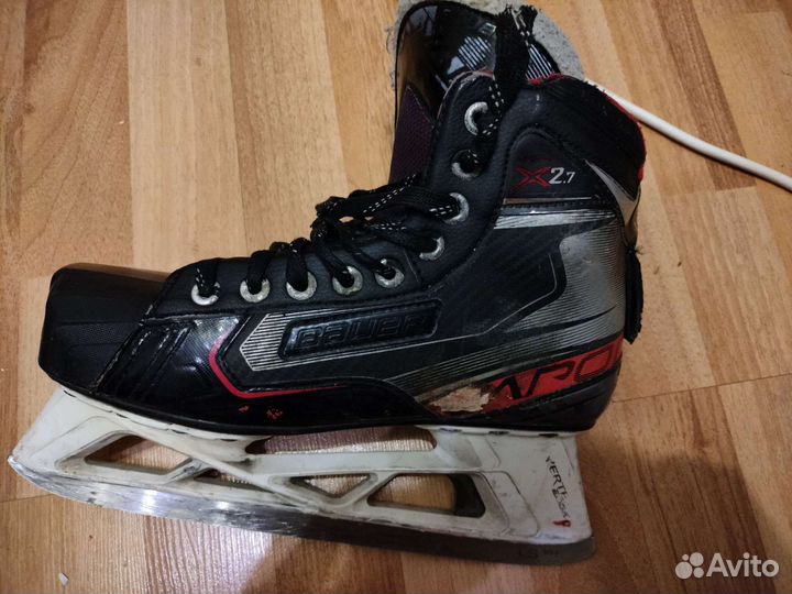 Вратарские коньки bauer