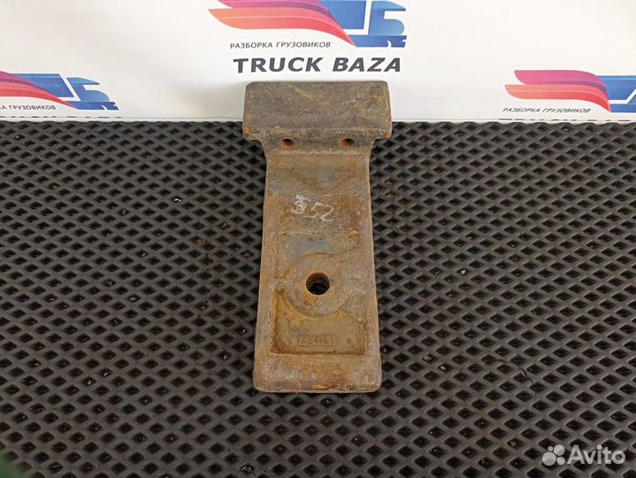 Кронштейн переднего стабилизатора правый