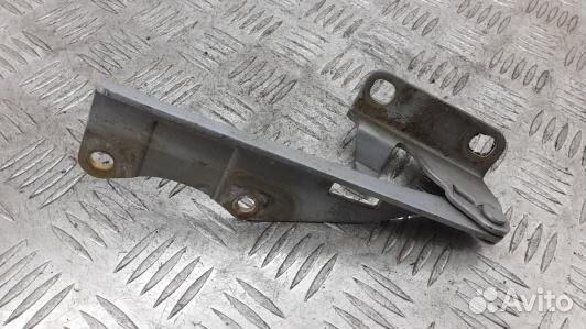 Петля капота nissan primera P11 (96P20D501)