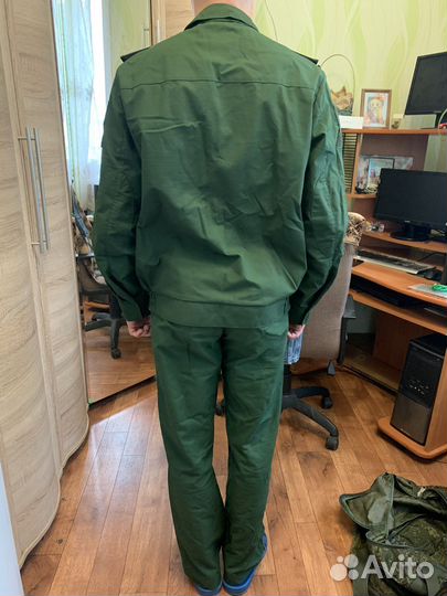 Зеленая офисная форма