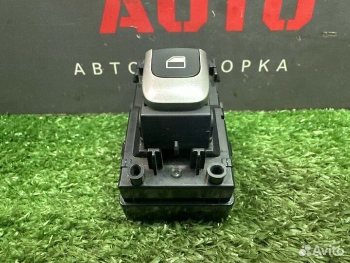 Кнопка стеклоподъемника Kia Rio X 1.6 G4FG 2021