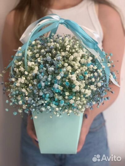 Букет из гипсофилы в коробке