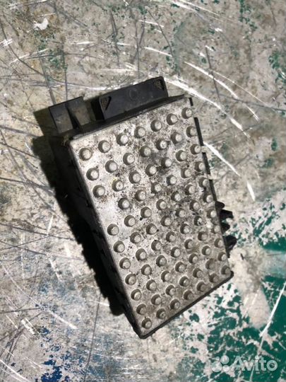 Реле вентилятора печки Mercedes-Benz S-Class W221