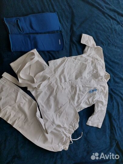 Продаётся кимоно на ребёнка 7-8 лет