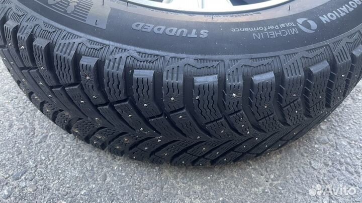 Michelin X-Ice North 4 215/65 R16