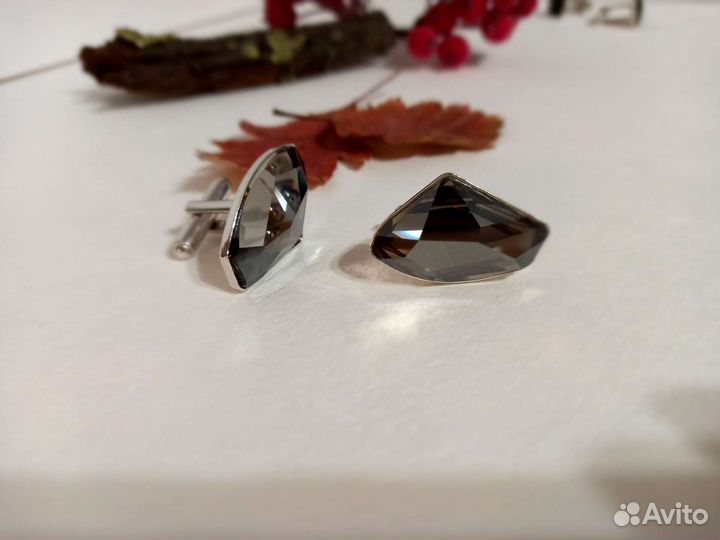 Запонки Swarovski новые