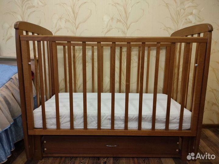 Детская кроватка