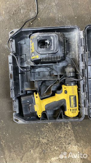 Шуруповерт dewalt