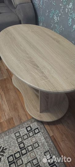 Журнальный столик на колесах