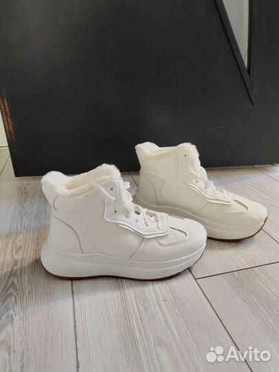 Кроссовки женские 40 размер