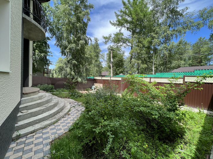 Дом 225 м² на участке 10 сот.