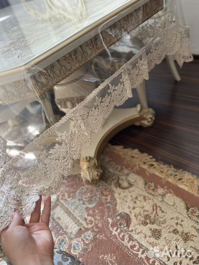 Стол со стульями