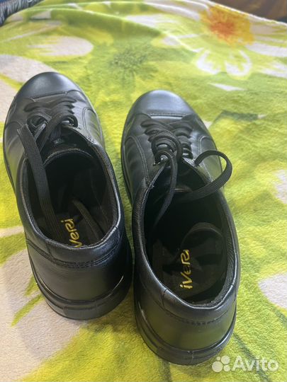 Кроссовки натуральная кожа 38 новые
