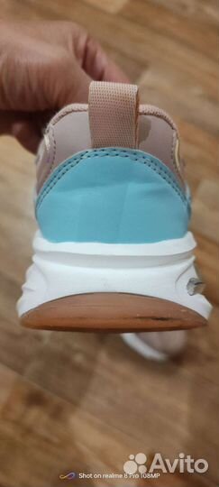 Кроссовки для девочки