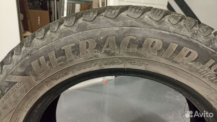 Goodyear Ultragrip Ice Arctic 225/65 R17 102T