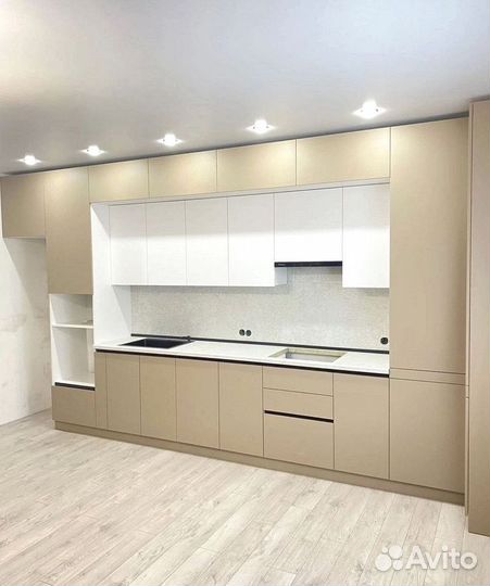 Кухня под потолок на заказ