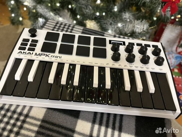 Midi клавиатура akai mpk mini 3