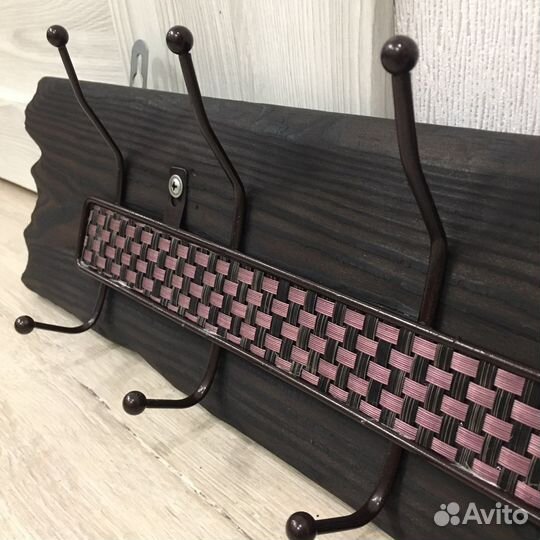 Вешалка из дерева