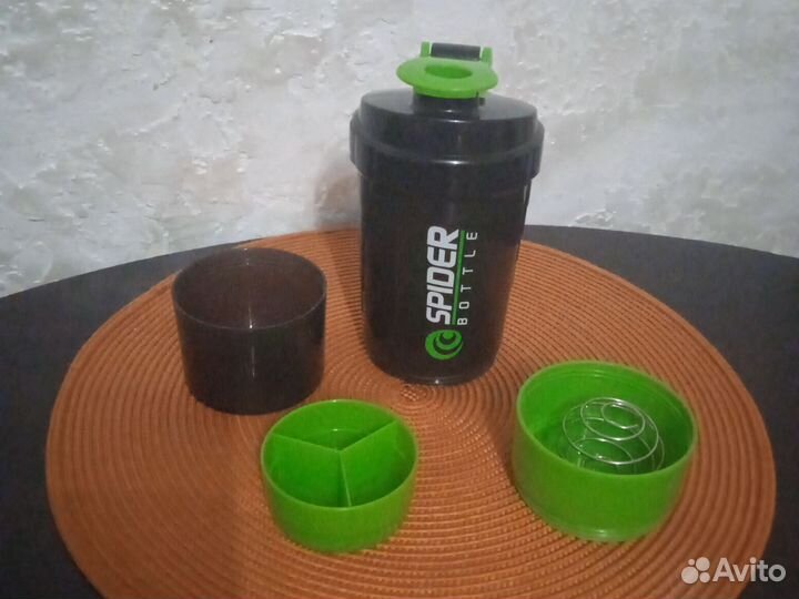 Спортивная бутылка, шейкер