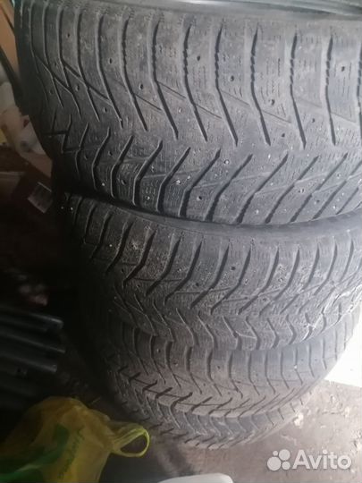 Acustica Challenger 235/55 R18