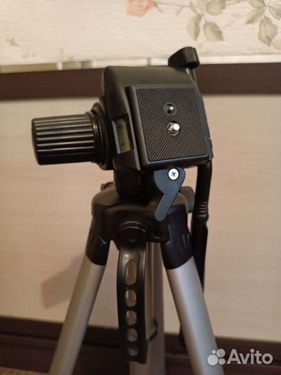 Штатив для фото и видеотехники