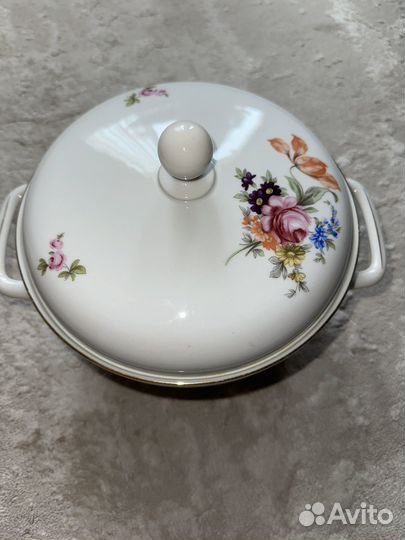 Супница фарфоровая с тарелками