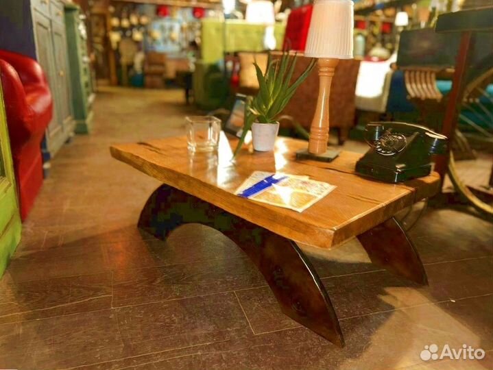 Низкий столик из массива