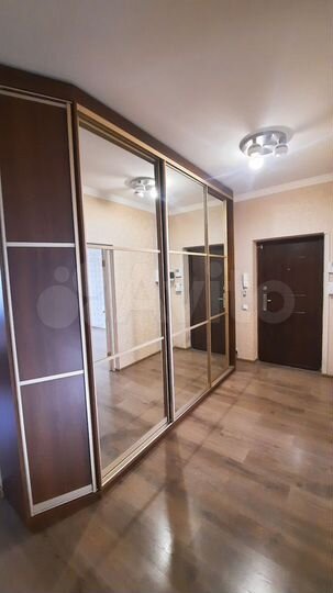 2-к. квартира, 67 м², 4/12 эт.