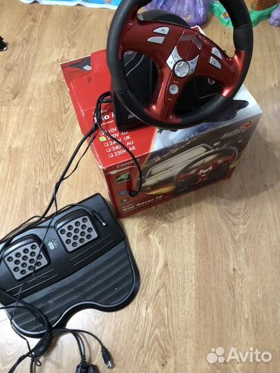 Игровой руль с педалями