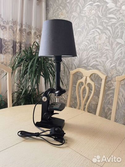 Лампа настольная из микроскопа