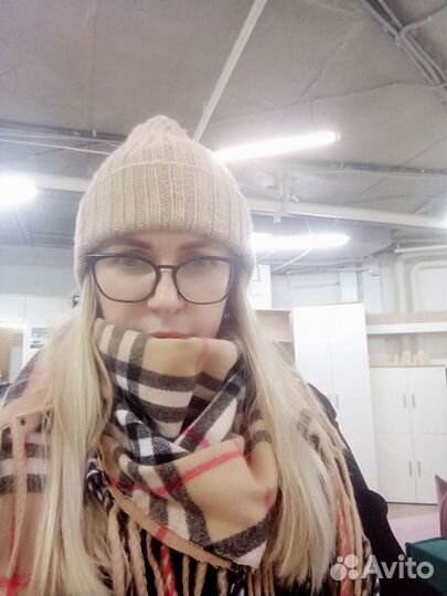 Женский платок Burberry и шапка