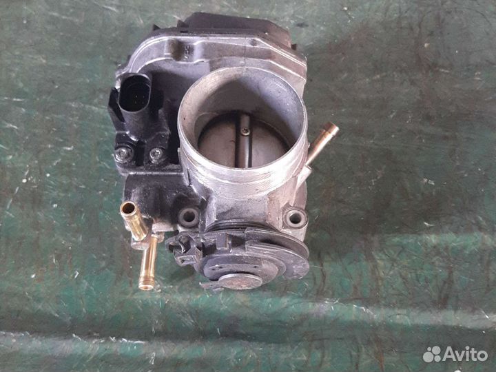 Дроссельная заслонка Skoda Octavia 1.6 AKL