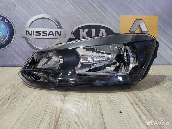 Фара Volkswagen polo 5 Лев