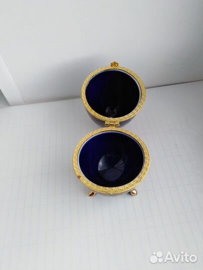 Шкатулка и украшение