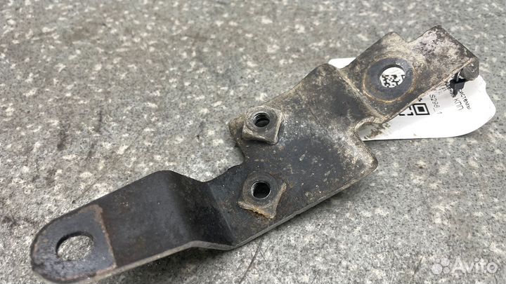 1817895 Кронштейн системы охлаждения кпп scania