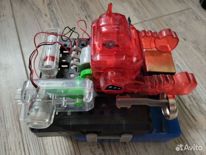 Робот барабанщик