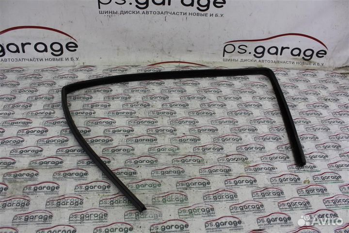 Уплотнитель стекла двери передней левой Opel Astr