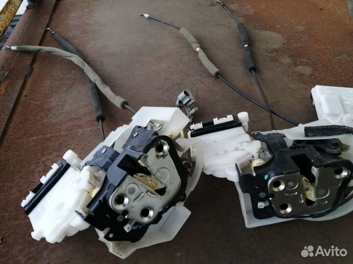 Замок двери Mazda Cx-9 3.7 2011