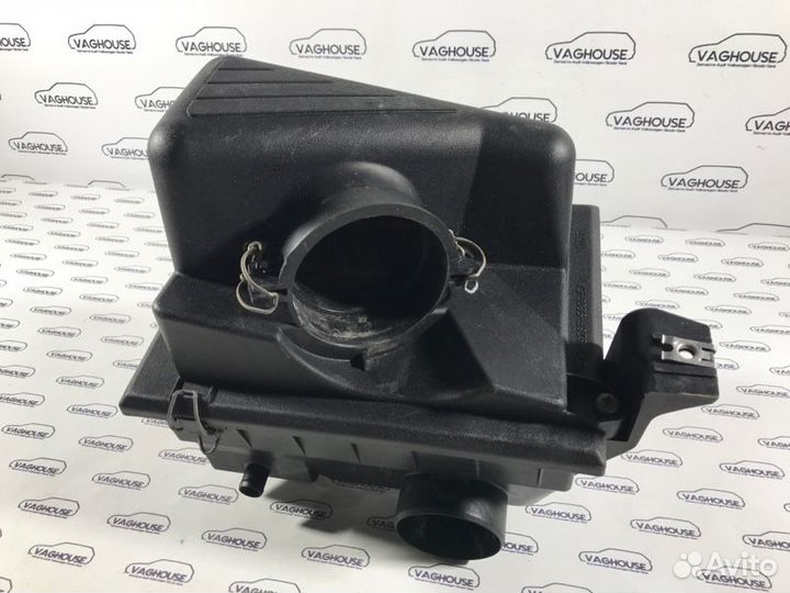 Корпус воздушного фильтра Ford Sierra MK 1 1987