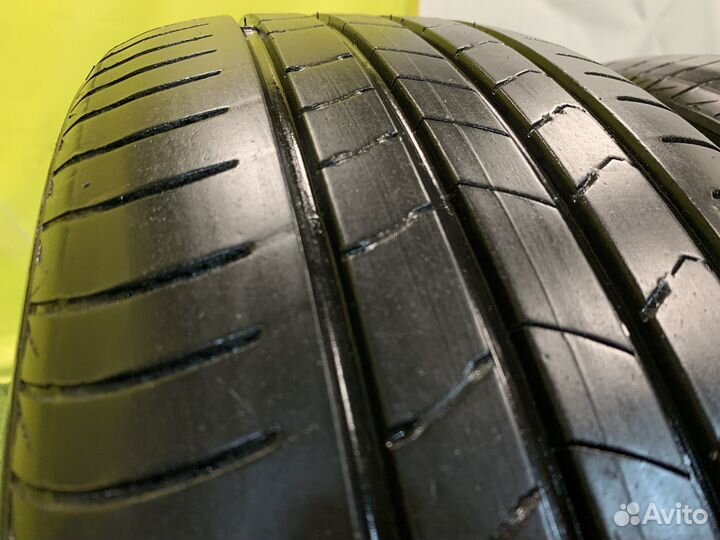 Kumho Ecsta HS51 215/55 R17