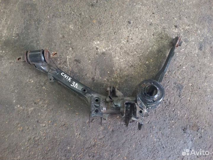 Рычаг подвески задний левый Honda Civic 2008