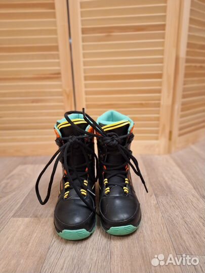Детские сноубордические ботинки
